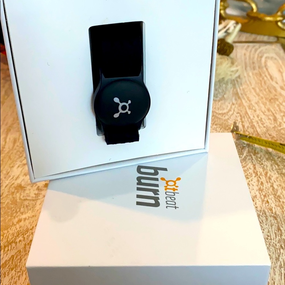 Orange Theory armband heart monitor brand new